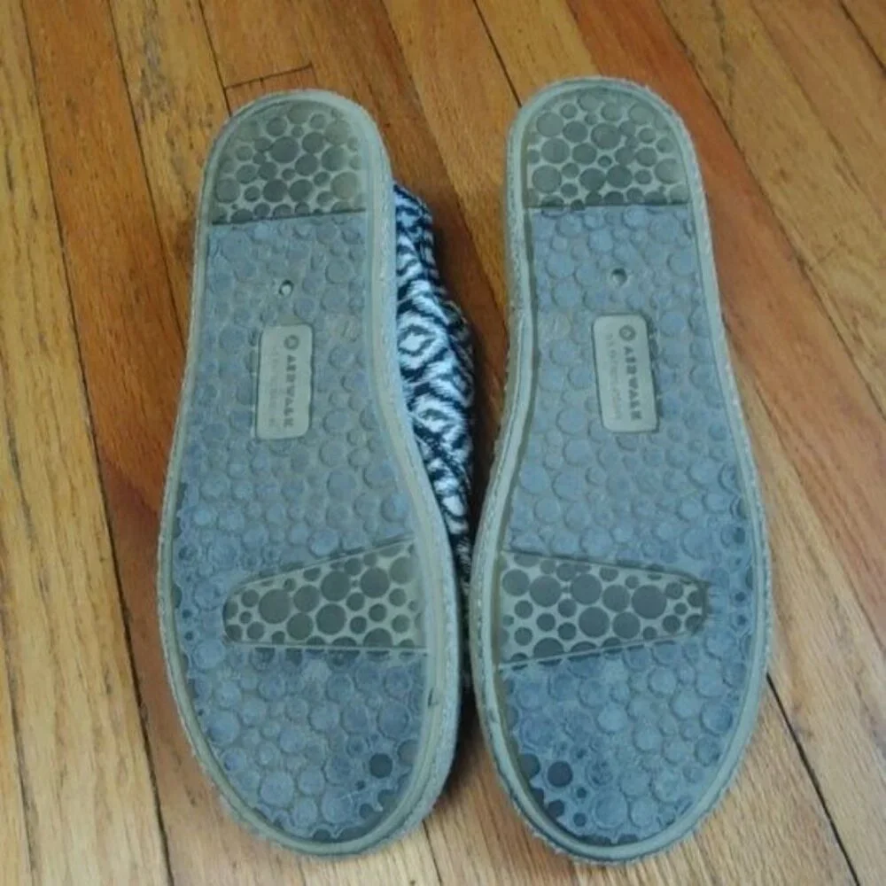 Airwalk Women's geometric print canvas Espadrille slip-on shoes 7